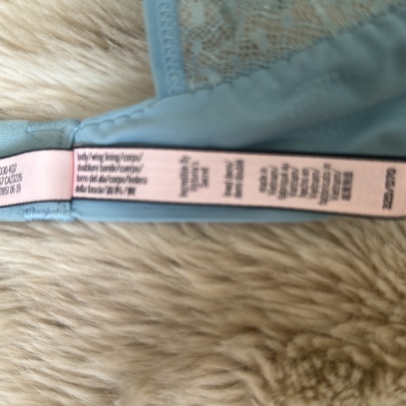 Victoria’s Secret Incredible Racer Back Bra - Picture 6 of 7